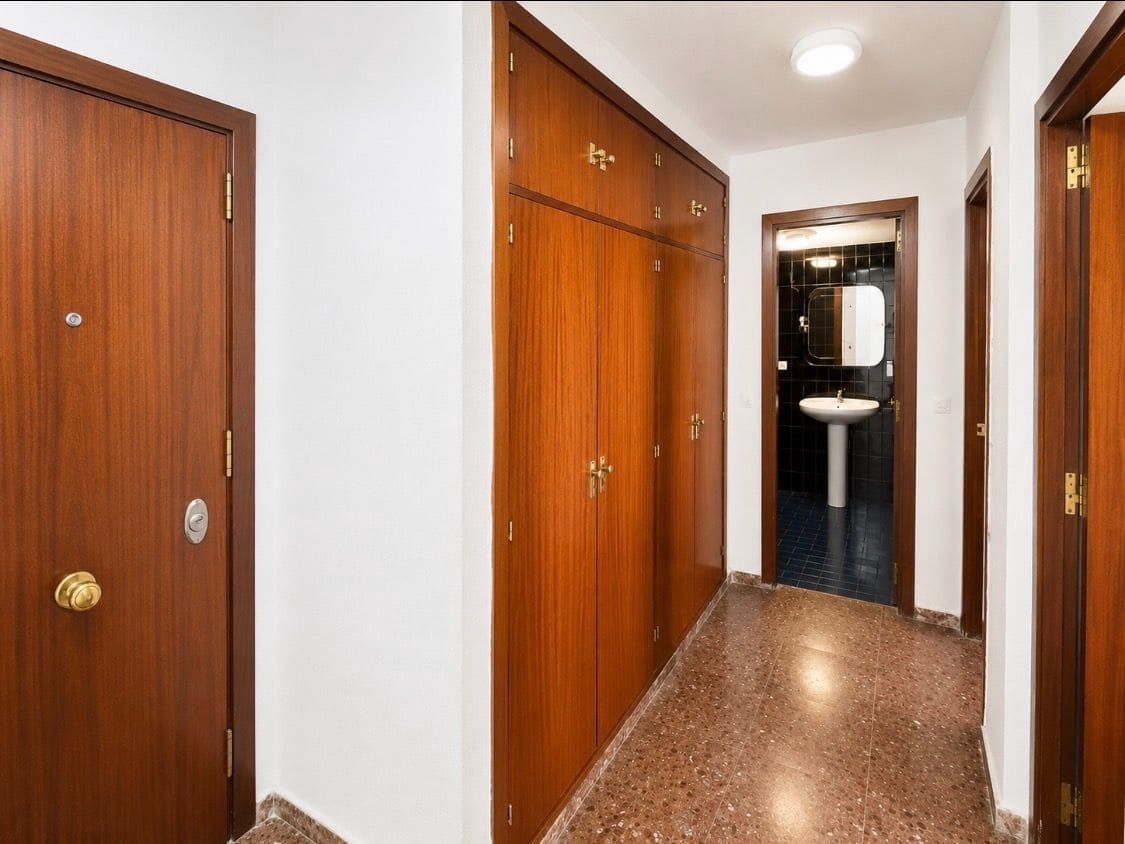 2 soveværelse Lejlighed til salg i Pareja med garage - € 126.000 (Ref: 10023619)