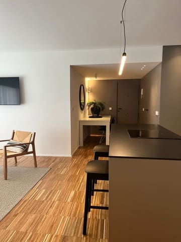 Appartement de 2 chambres à louer à Barrio del Centro, Alicante ville - 1 800 € (Ref: 10031538)