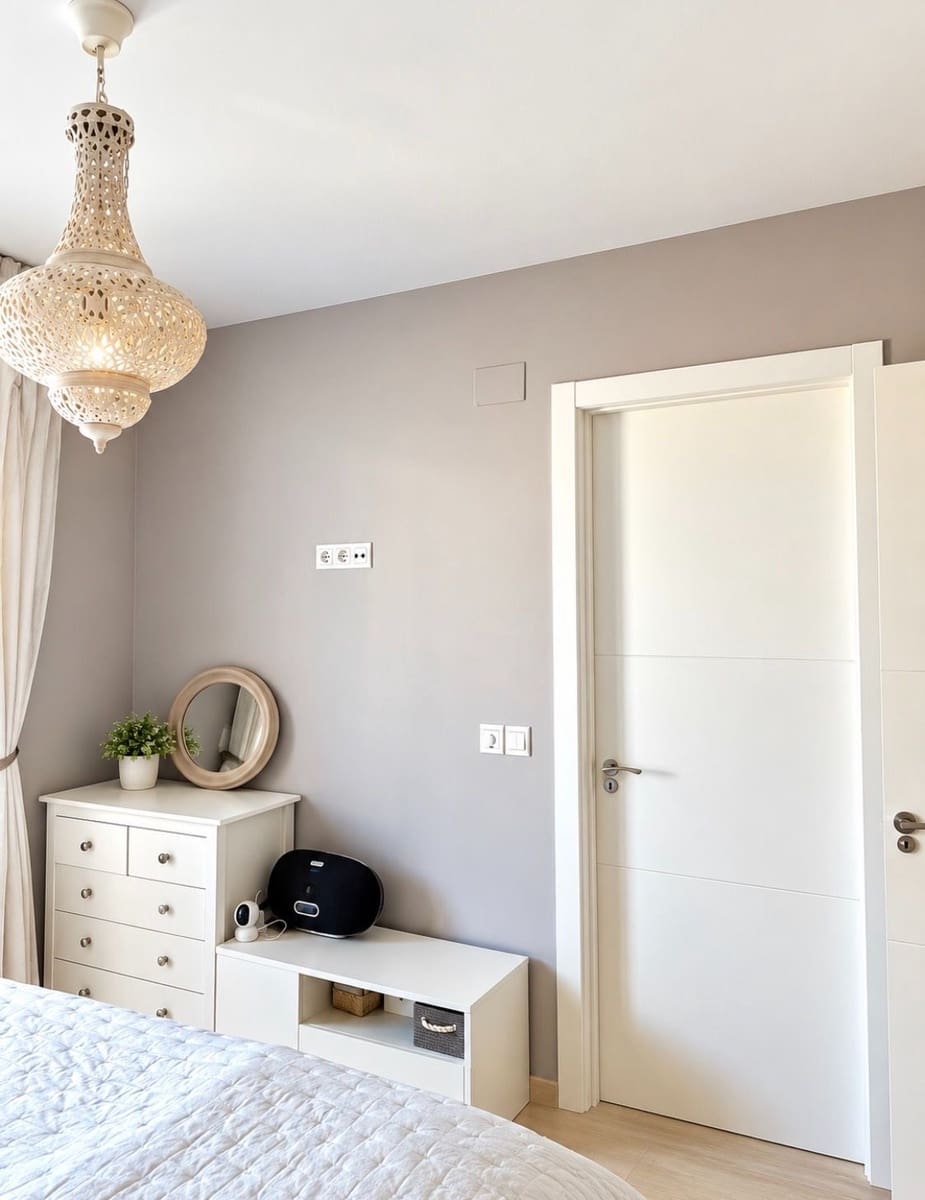 3 soverom Hus til salgs i Alicante by med svømmebasseng garasje - € 450 000 (Ref: 10070380)