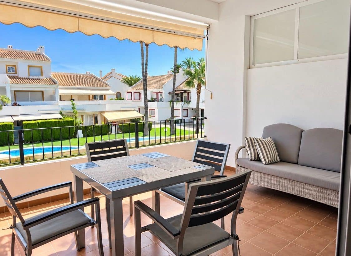 3 soverom Hus til salgs i Alicante by med svømmebasseng garasje - € 450 000 (Ref: 10070380)