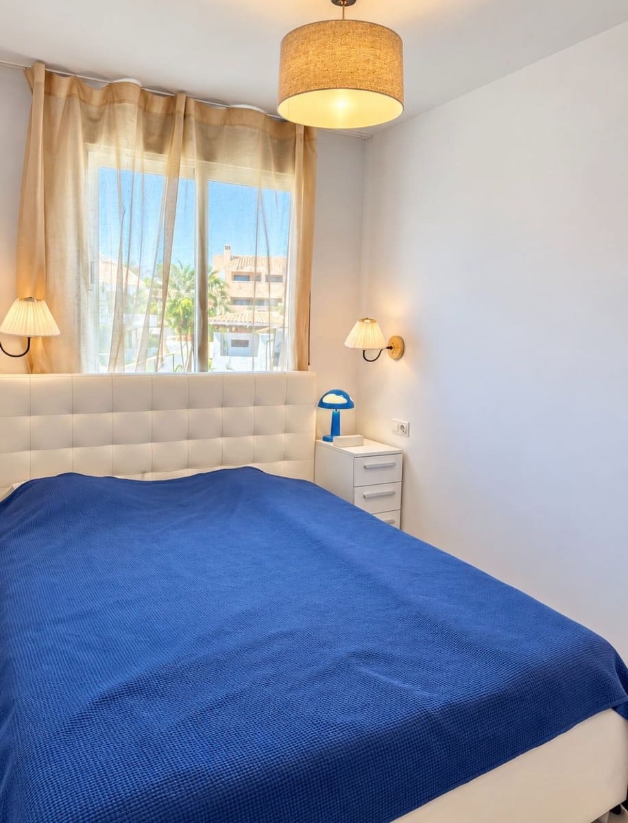3 soverom Hus til salgs i Alicante by med svømmebasseng garasje - € 450 000 (Ref: 10070380)