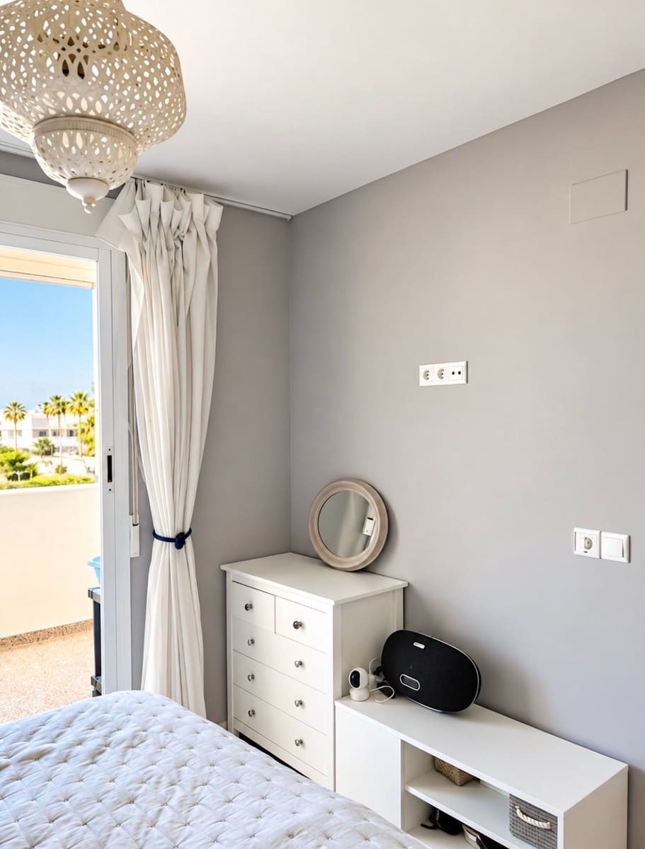 3 soverom Hus til salgs i Alicante by med svømmebasseng garasje - € 450 000 (Ref: 10070380)