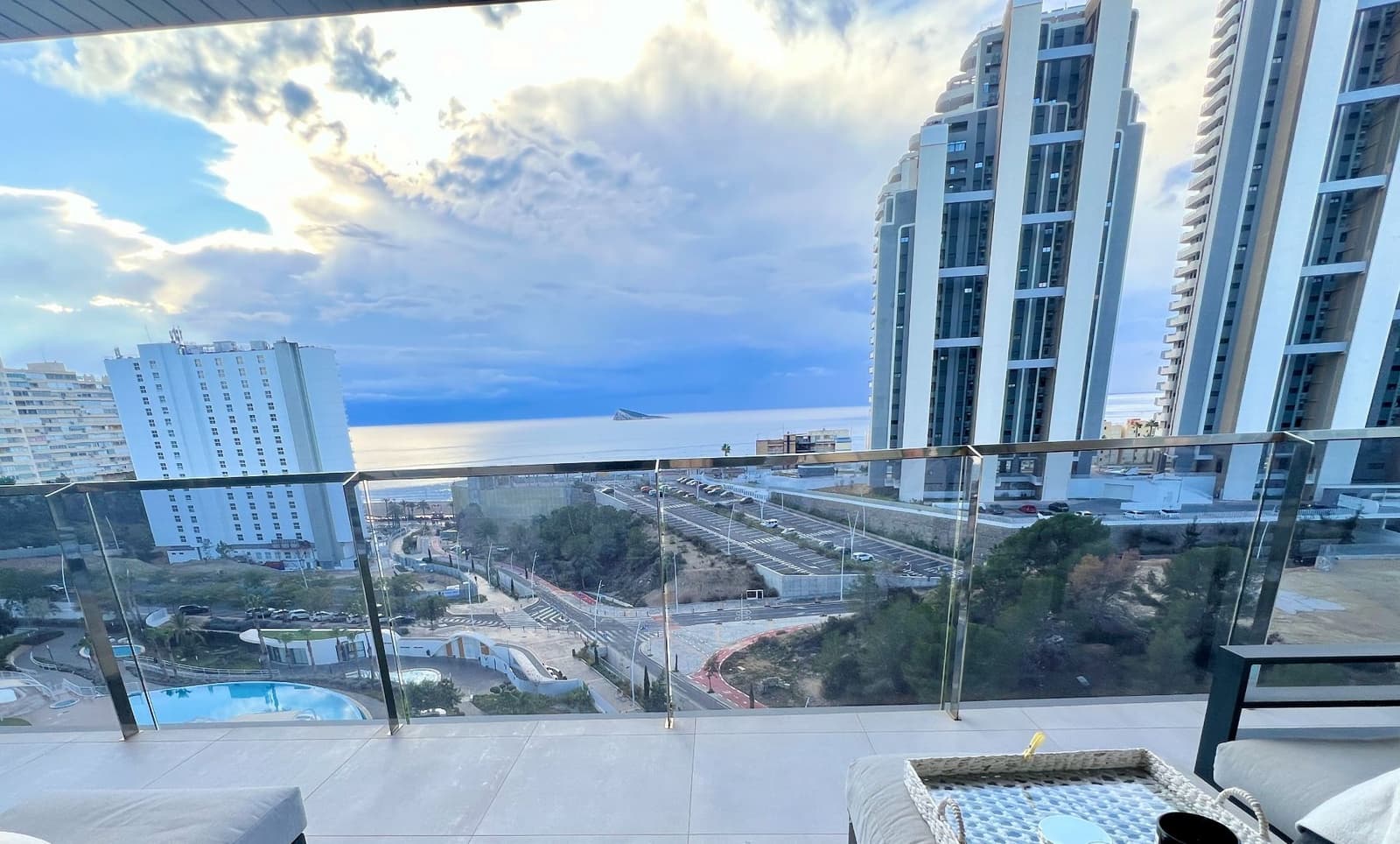 3 bedroom Apartment for rent in Benidorm with pool garage - € 3,900 (Ref: 8777409)