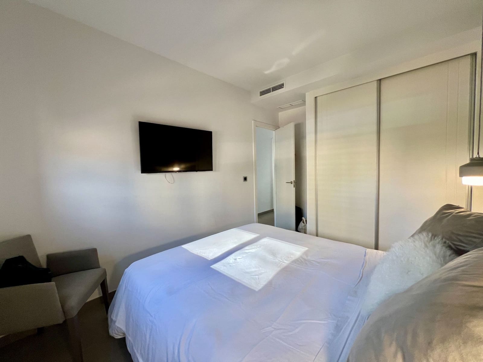 3 bedroom Apartment for rent in Benidorm with pool garage - € 3,900 (Ref: 8777409)