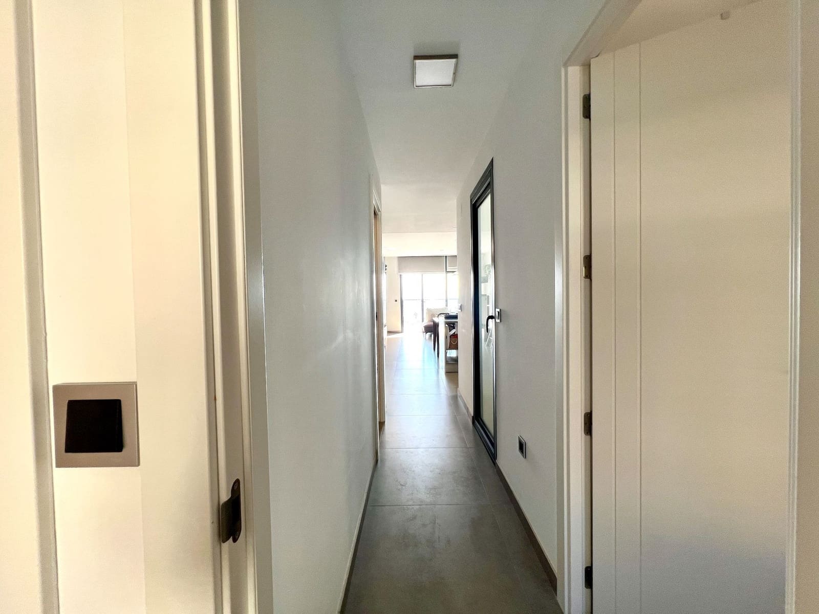 3 bedroom Apartment for rent in Benidorm with pool garage - € 3,900 (Ref: 8777409)