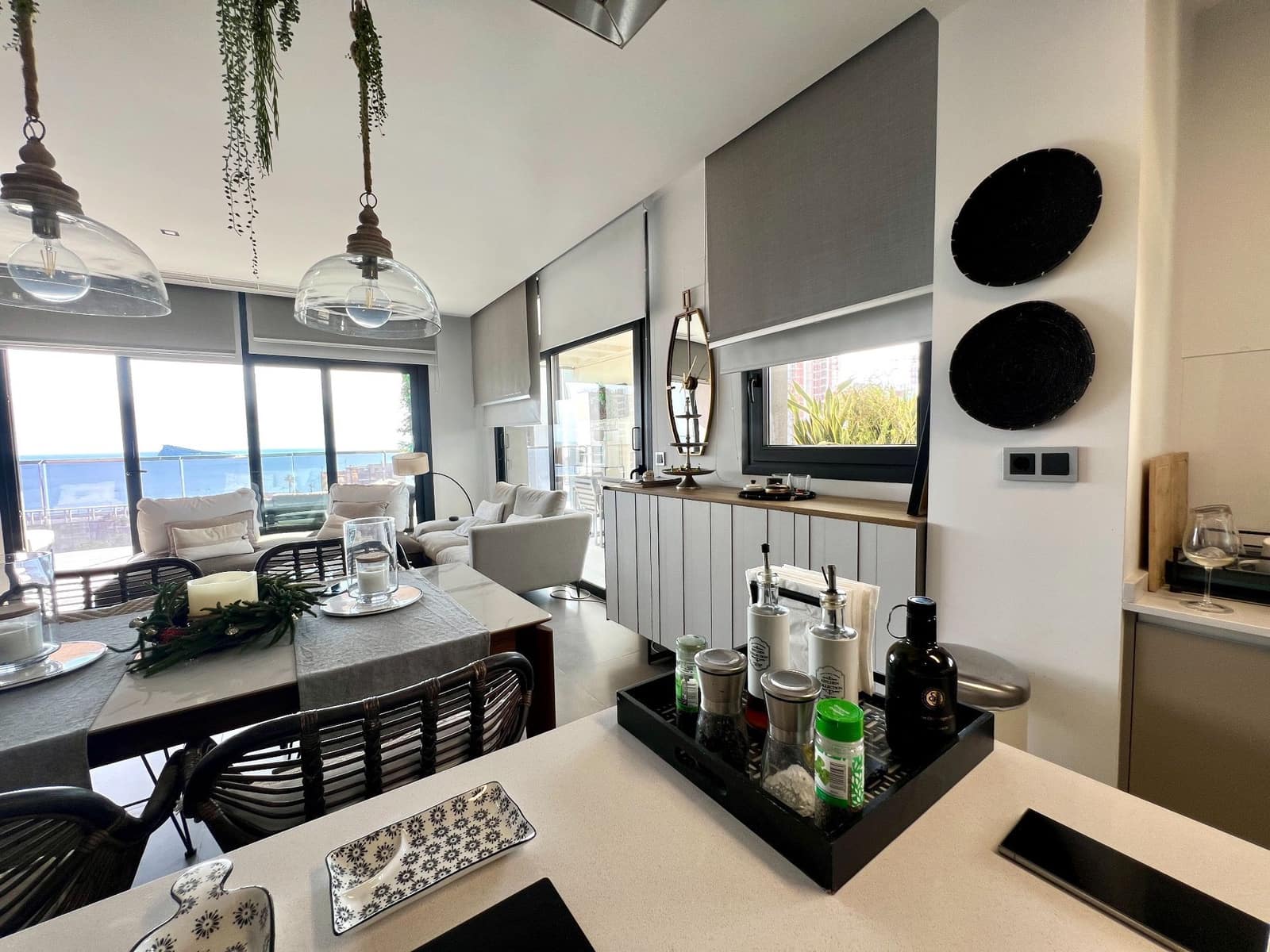 3 bedroom Apartment for rent in Benidorm with pool garage - € 3,900 (Ref: 8777409)