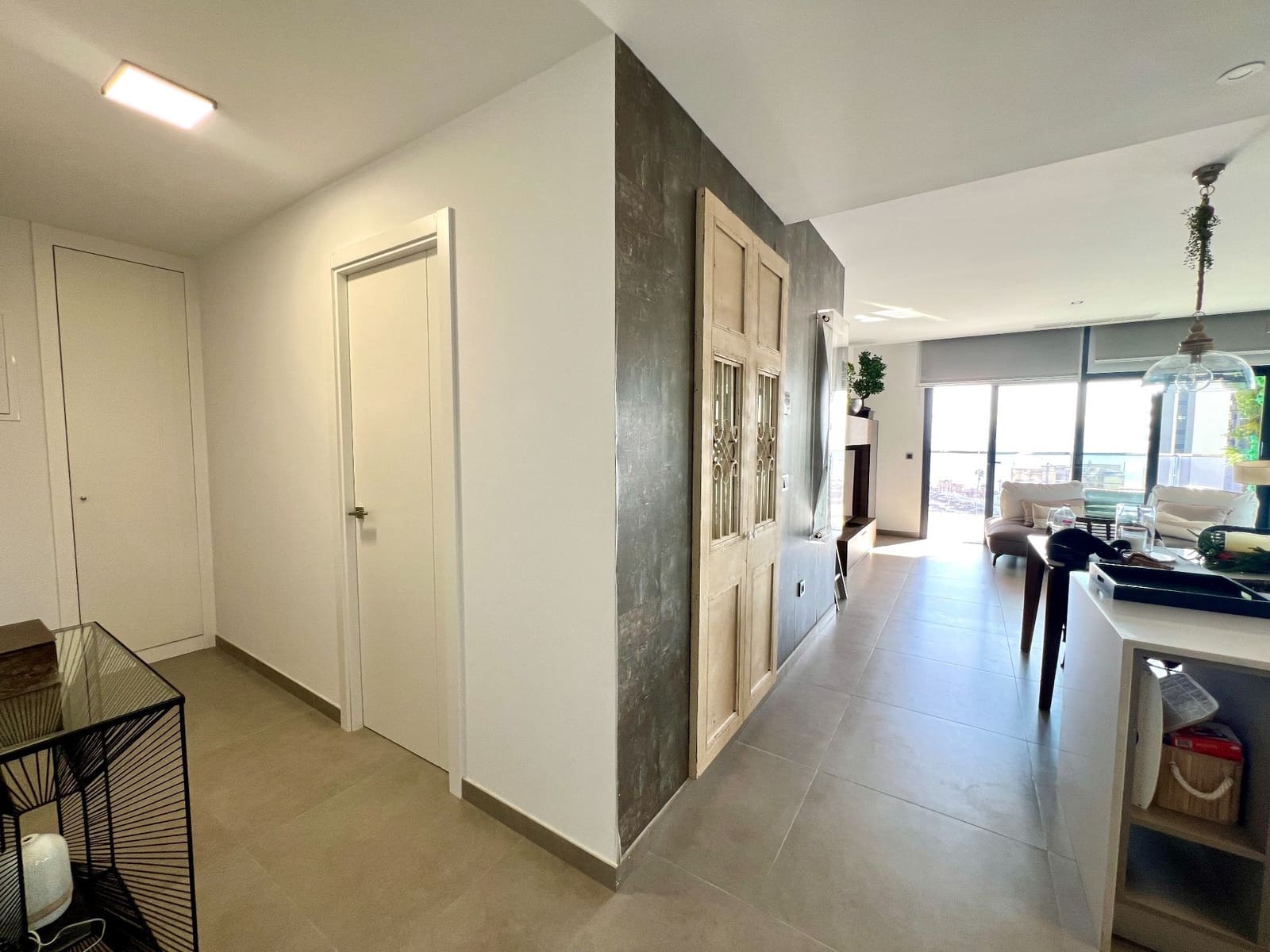 3 bedroom Apartment for rent in Benidorm with pool garage - € 3,900 (Ref: 8777409)