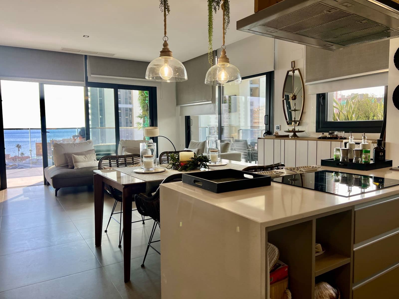 3 bedroom Apartment for rent in Benidorm with pool garage - € 3,900 (Ref: 8777409)