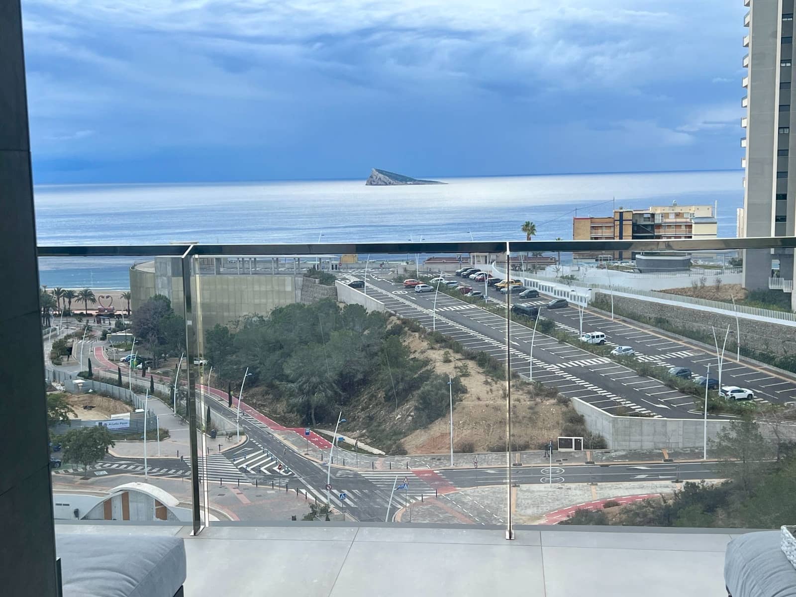 3 bedroom Apartment for rent in Benidorm with pool garage - € 3,900 (Ref: 8777409)