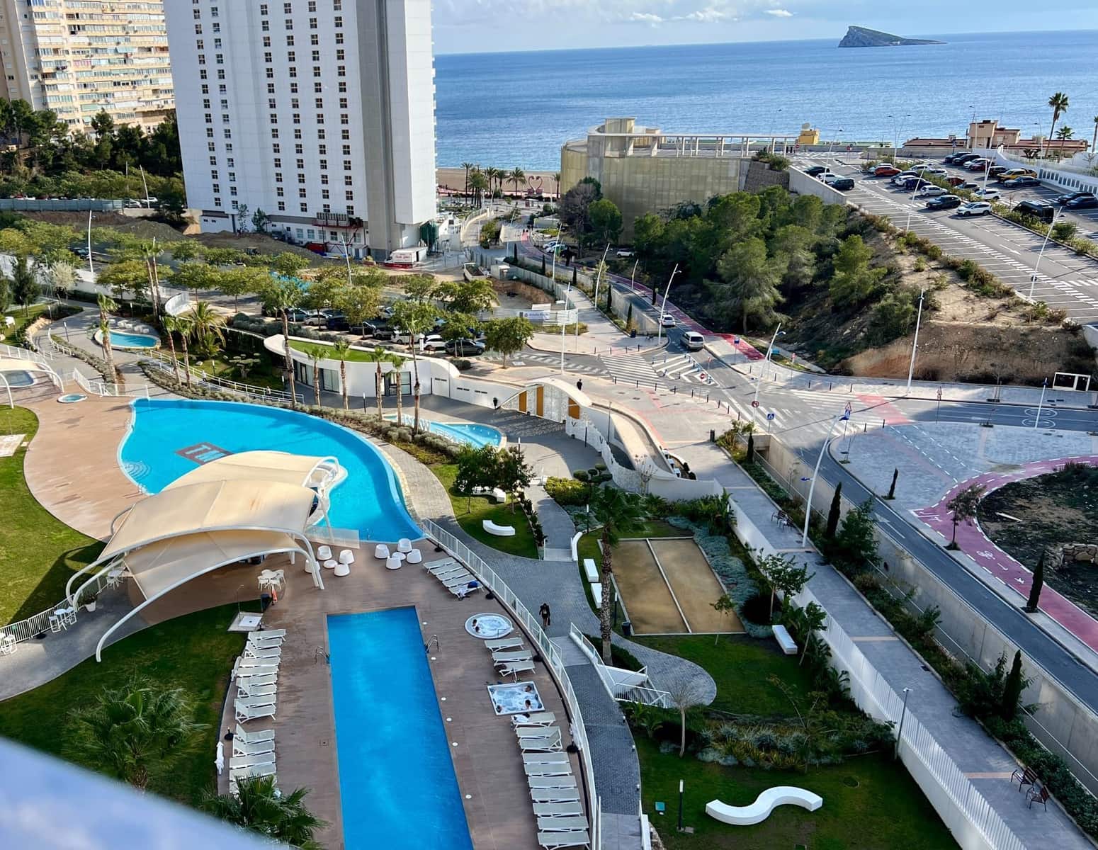 3 bedroom Apartment for rent in Benidorm with pool garage - € 3,900 (Ref: 8777409)