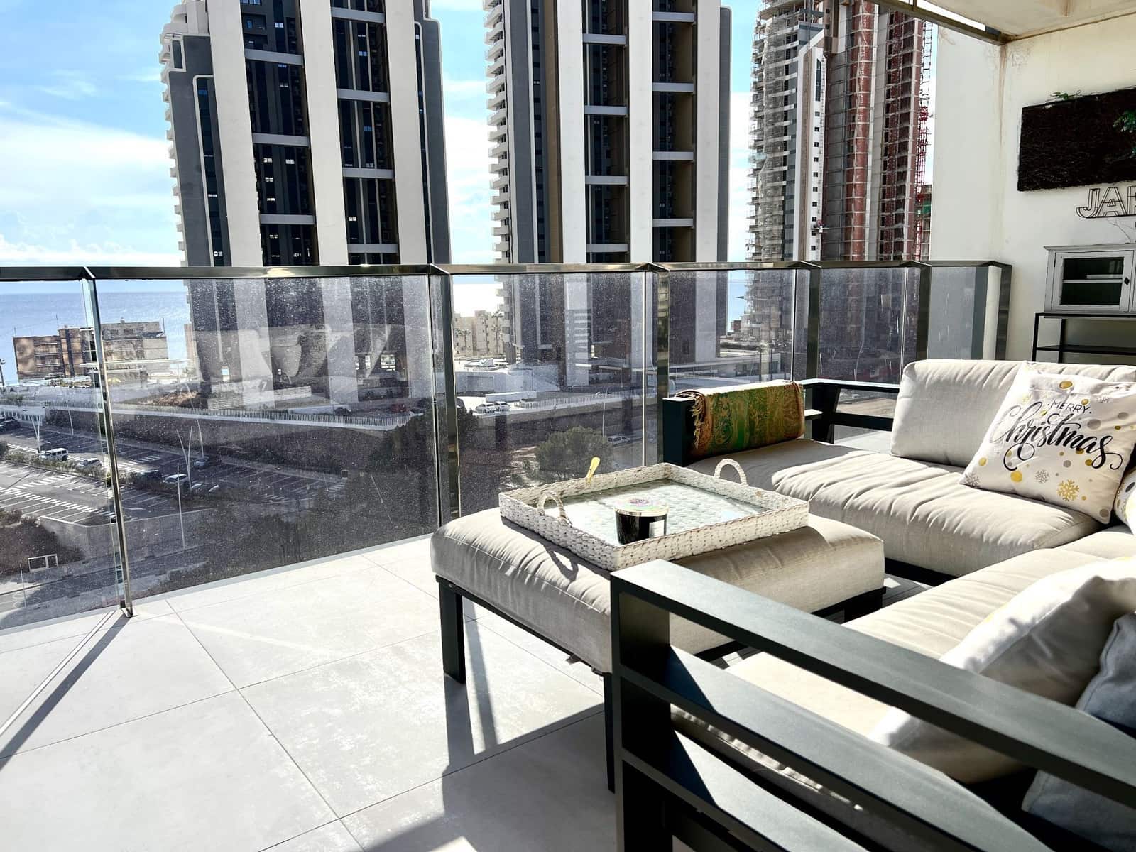 3 bedroom Apartment for rent in Benidorm with pool garage - € 3,900 (Ref: 8777409)