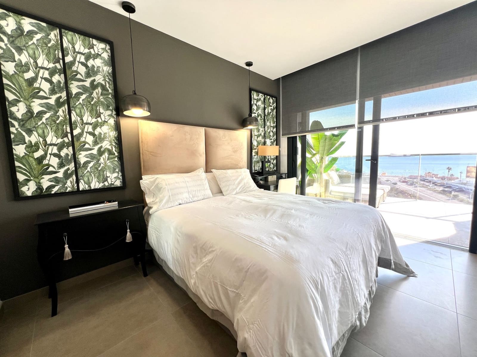 3 bedroom Apartment for rent in Benidorm with pool garage - € 3,900 (Ref: 8777409)