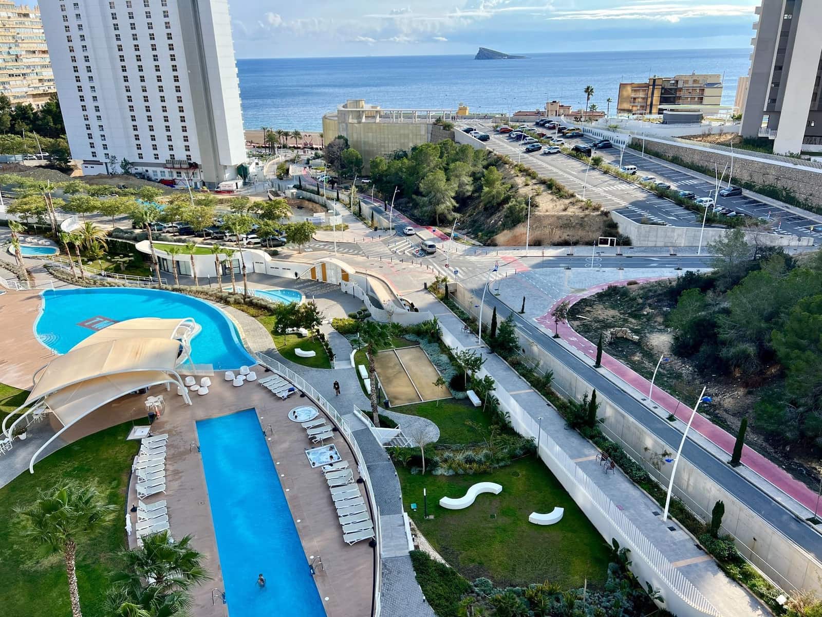 3 bedroom Apartment for rent in Benidorm with pool garage - € 3,900 (Ref: 8777409)