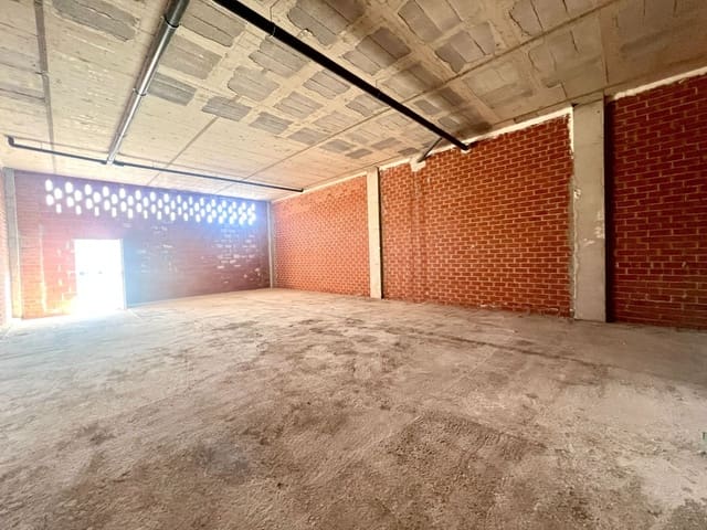 Erhverv til leje i Alicante by med garage - € 975 (Ref: 8777410)