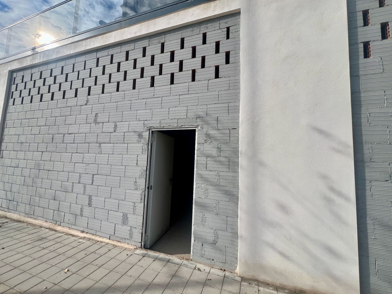 Erhverv til leje i Alicante by med garage - € 975 (Ref: 8777410)