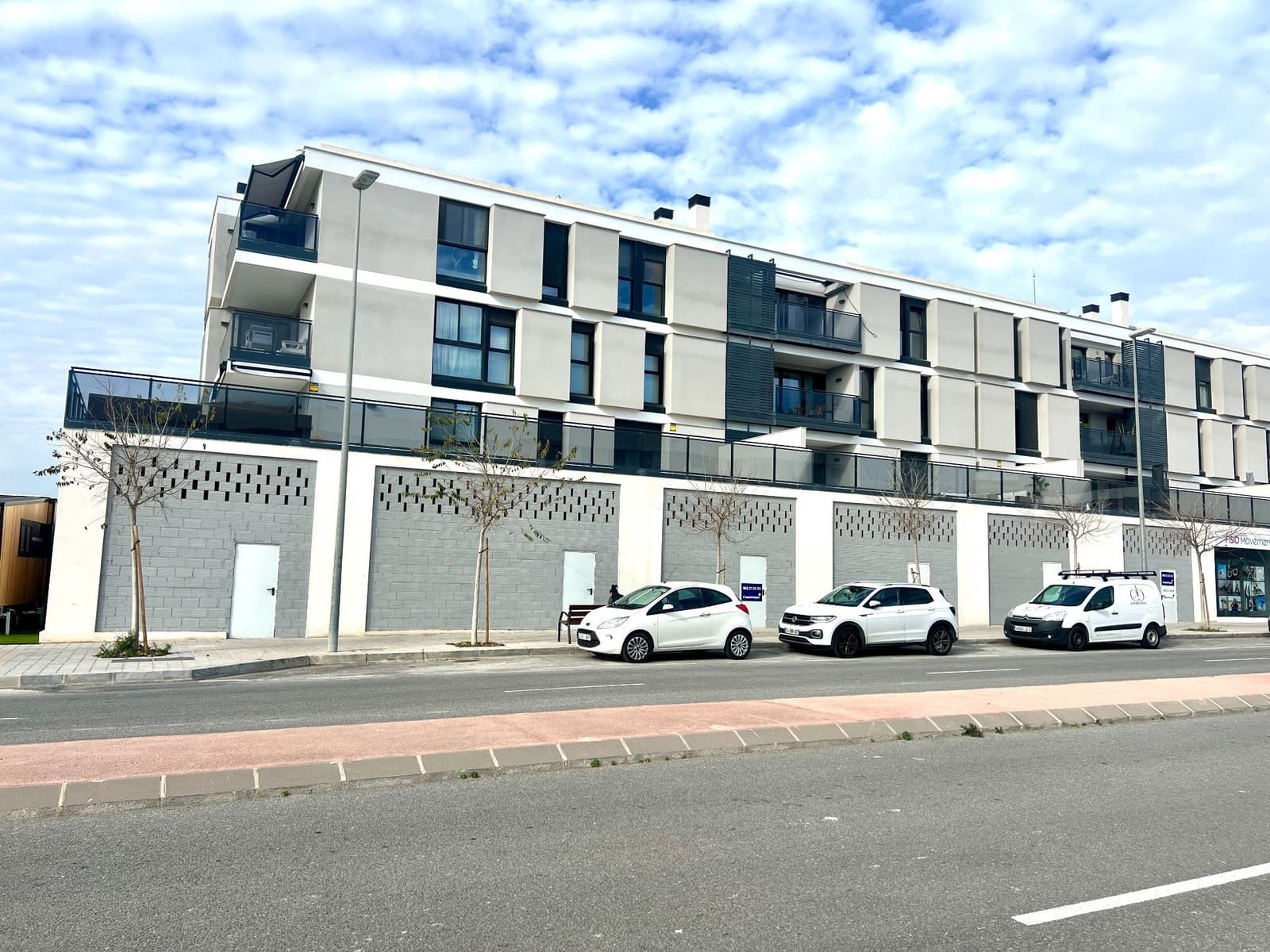 Erhverv til leje i Alicante by med garage - € 975 (Ref: 8777410)