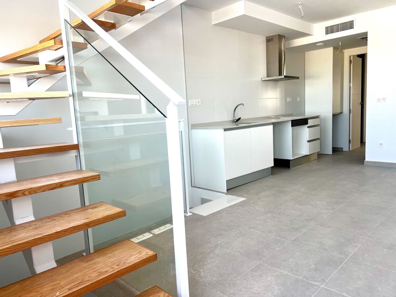 2 sovrum Bungalow till salu i Santa Pola med pool garage - 296 000 € (Ref: 8777413)