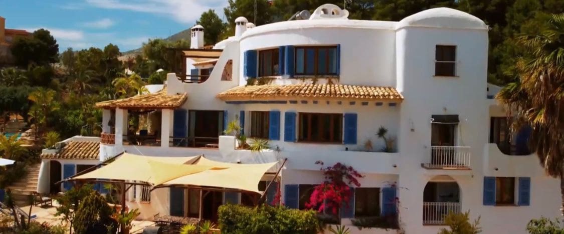 9 bedroom Villa for sale in El Campello with pool garage - € 1,800,000 (Ref: 8777417)