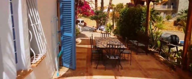 9 soveværelse Villa til salg i Coveta Fuma, El Campello med swimmingpool garage - € 1.800.000 (Ref: 8777417)