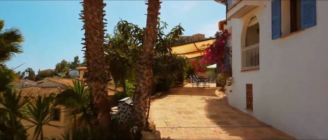 9 bedroom Villa for sale in El Campello with pool garage - € 1,800,000 (Ref: 8777417)