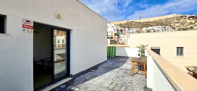 1 makuuhuone Omakotitalo vuokrattavana paikassa Casco Antiguo - Sant Cruz - Ayuntamiento, Alicante kaupunki - 1 200 € (Ref: 8777781)