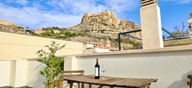 Casa de 1 habitación en Casco Antiguo - Sant Cruz - Ayuntamiento, Alicante / Alacant ciudad en alquiler - 1.200 € (Ref: 8777781)