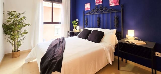 1 soveværelse Byhus til leje i Casco Antiguo - Sant Cruz - Ayuntamiento, Alicante by - € 1.000 (Ref: 8777781)
