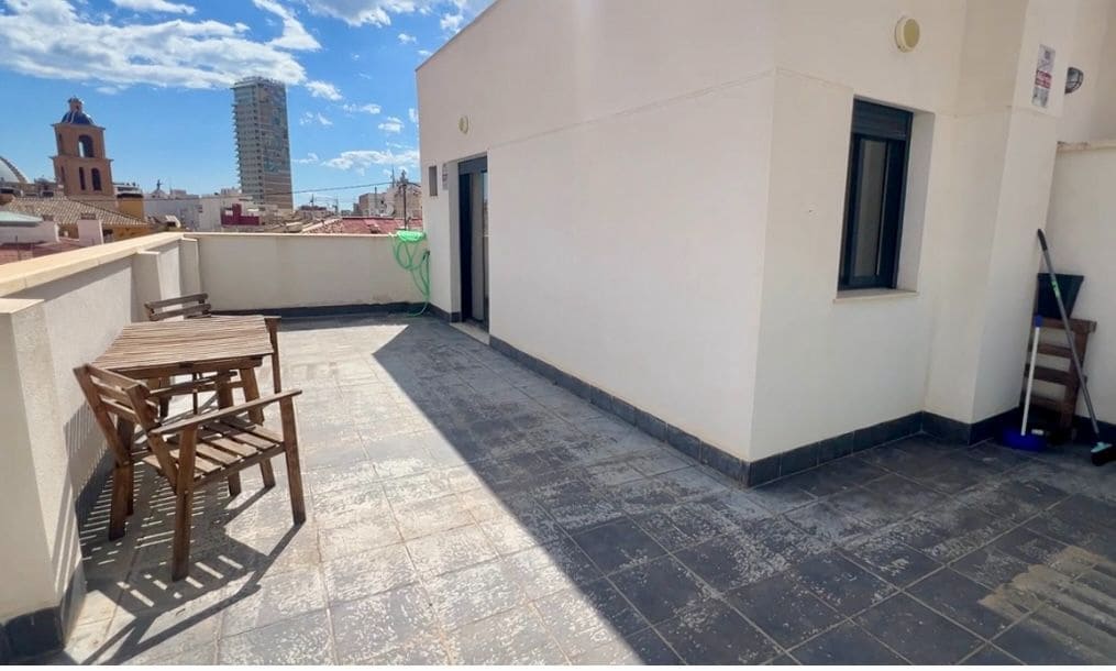 Maison de Ville de 1 chambre à louer à Alicante ville - 1 000 € (Ref: 8777781)