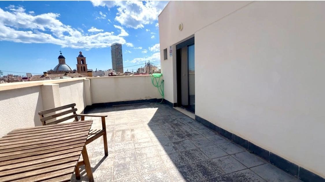 Maison de Ville de 1 chambre à louer à Alicante ville - 1 000 € (Ref: 8777781)