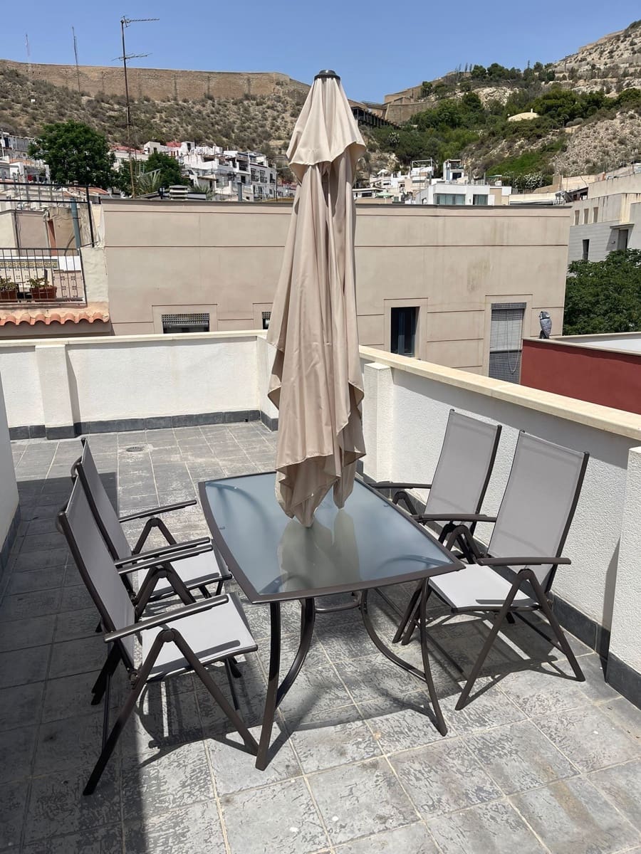 Maison de Ville de 1 chambre à louer à Alicante ville - 1 000 € (Ref: 8777781)