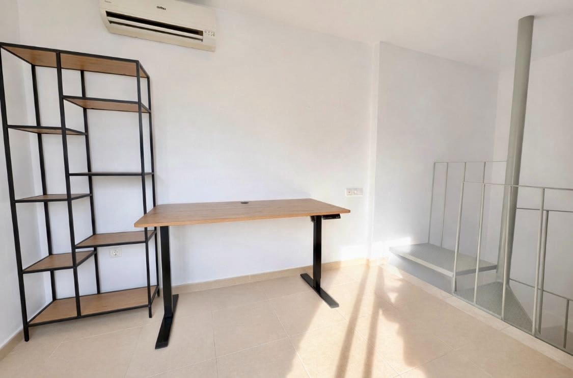 1 sovrum Hus att hyra i Alicante stad - 1 200 € (Ref: 8777781)
