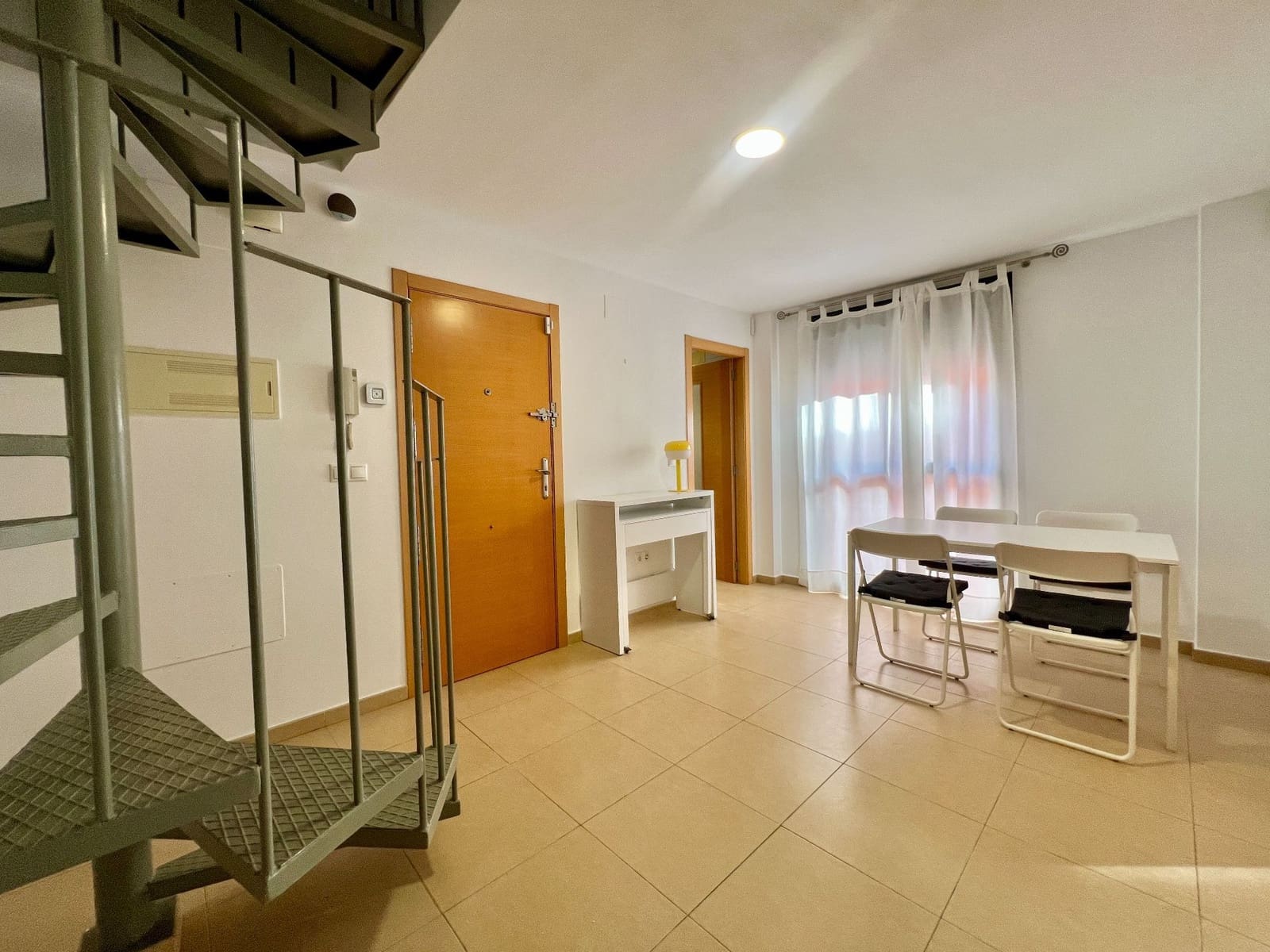 1 sovrum Hus att hyra i Alicante stad - 1 200 € (Ref: 8777781)