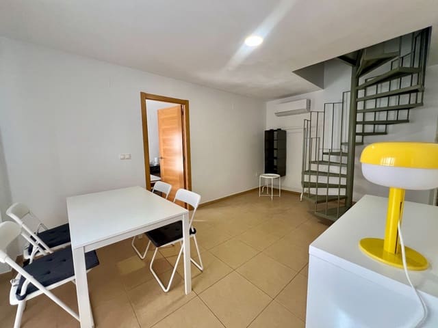 1 sypialnia Dom do wynajęcia w Casco Antiguo - Sant Cruz - Ayuntamiento, Miasto Alicante / Alacant - 1 200 € (Ref: 8777781)