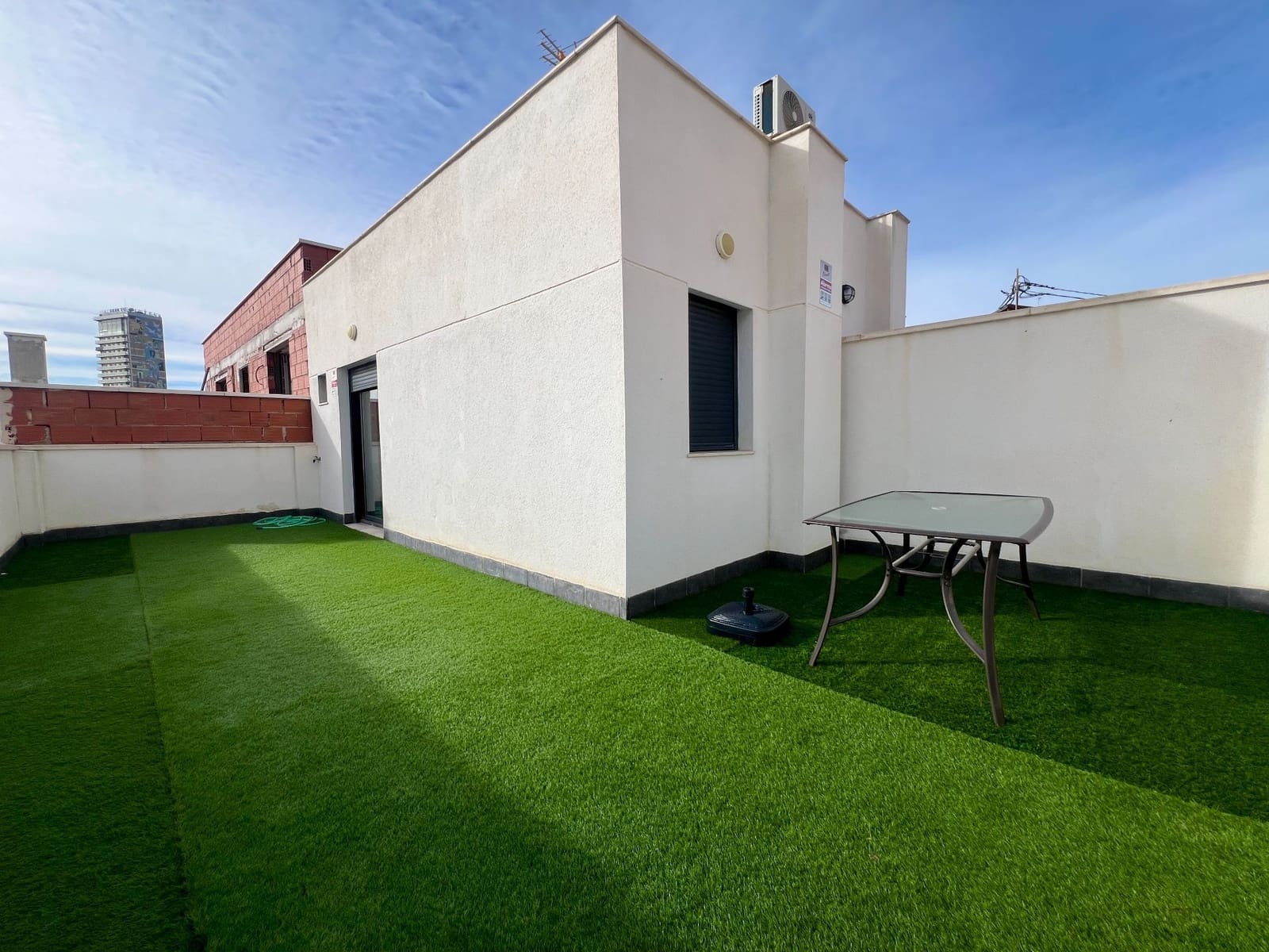 1 sovrum Hus att hyra i Alicante stad - 1 200 € (Ref: 8777781)
