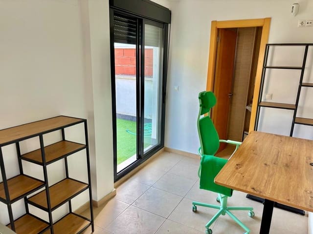 1 bedroom Townhouse for rent in Casco Antiguo - Sant Cruz - Ayuntamiento, Alicante / Alacant city - € 1,200 (Ref: 8777781)