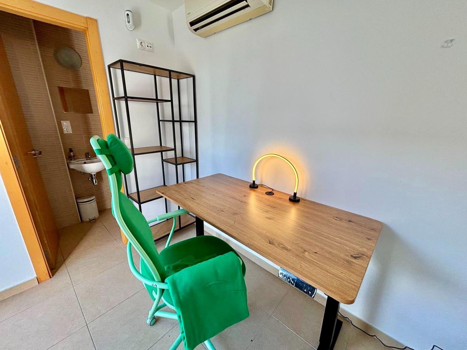 1 sovrum Hus att hyra i Alicante stad - 1 200 € (Ref: 8777781)