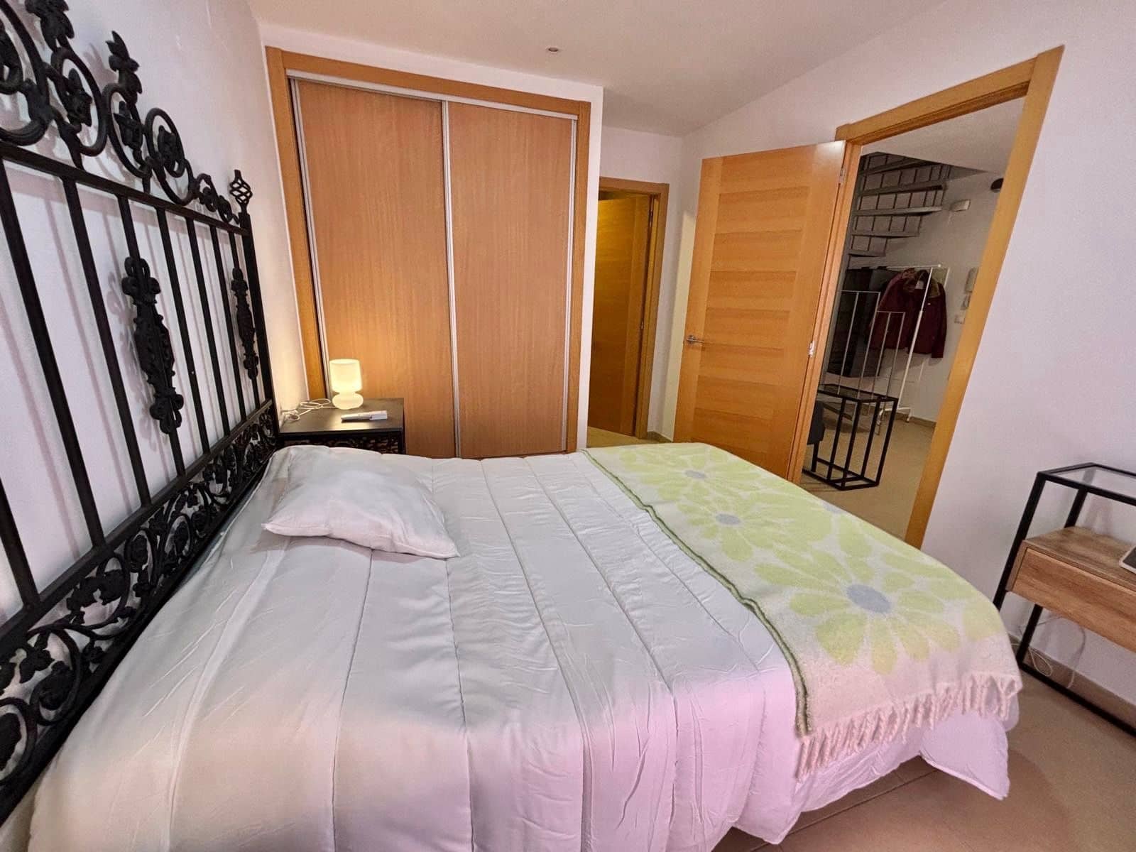 1 sovrum Hus att hyra i Alicante stad - 1 200 € (Ref: 8777781)