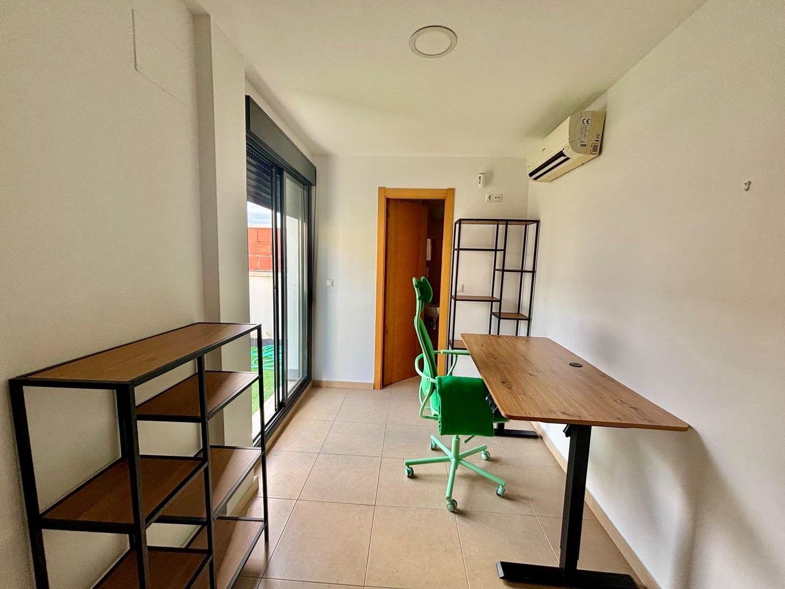 1 sovrum Hus att hyra i Alicante stad - 1 200 € (Ref: 8777781)