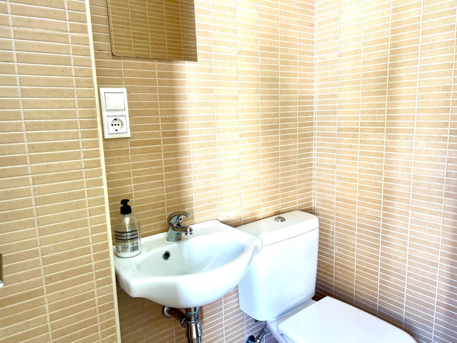 1 soverom Hus til leie i Alicante by - € 950 (Ref: 8777781)