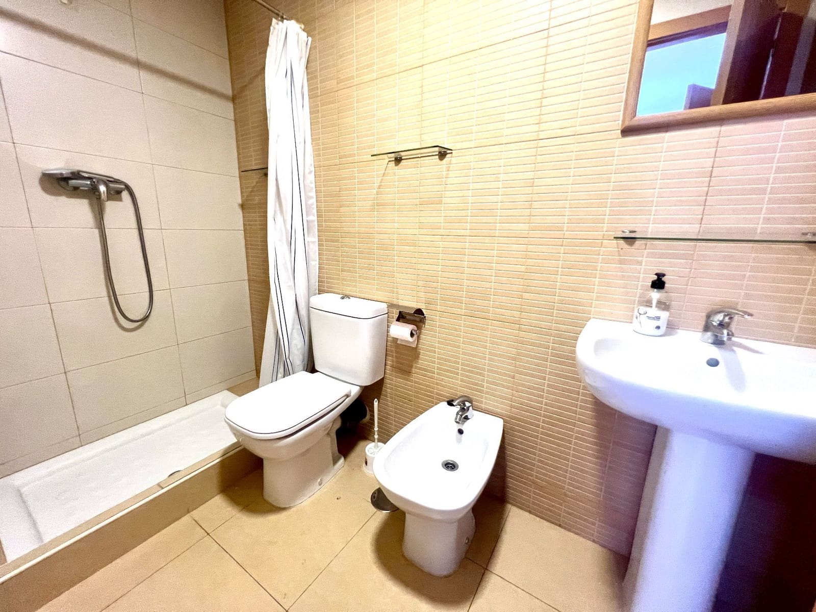 1 soverom Hus til leie i Alicante by - € 950 (Ref: 8777781)