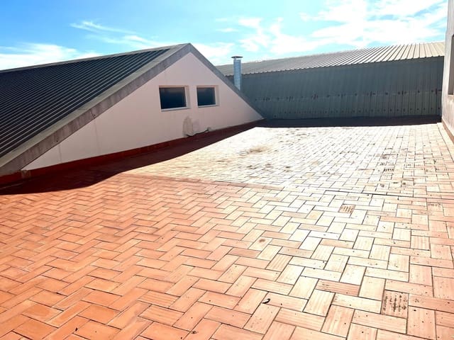 Erhverv til leje i Alicante by med garage - € 4.600 (Ref: 8817135)
