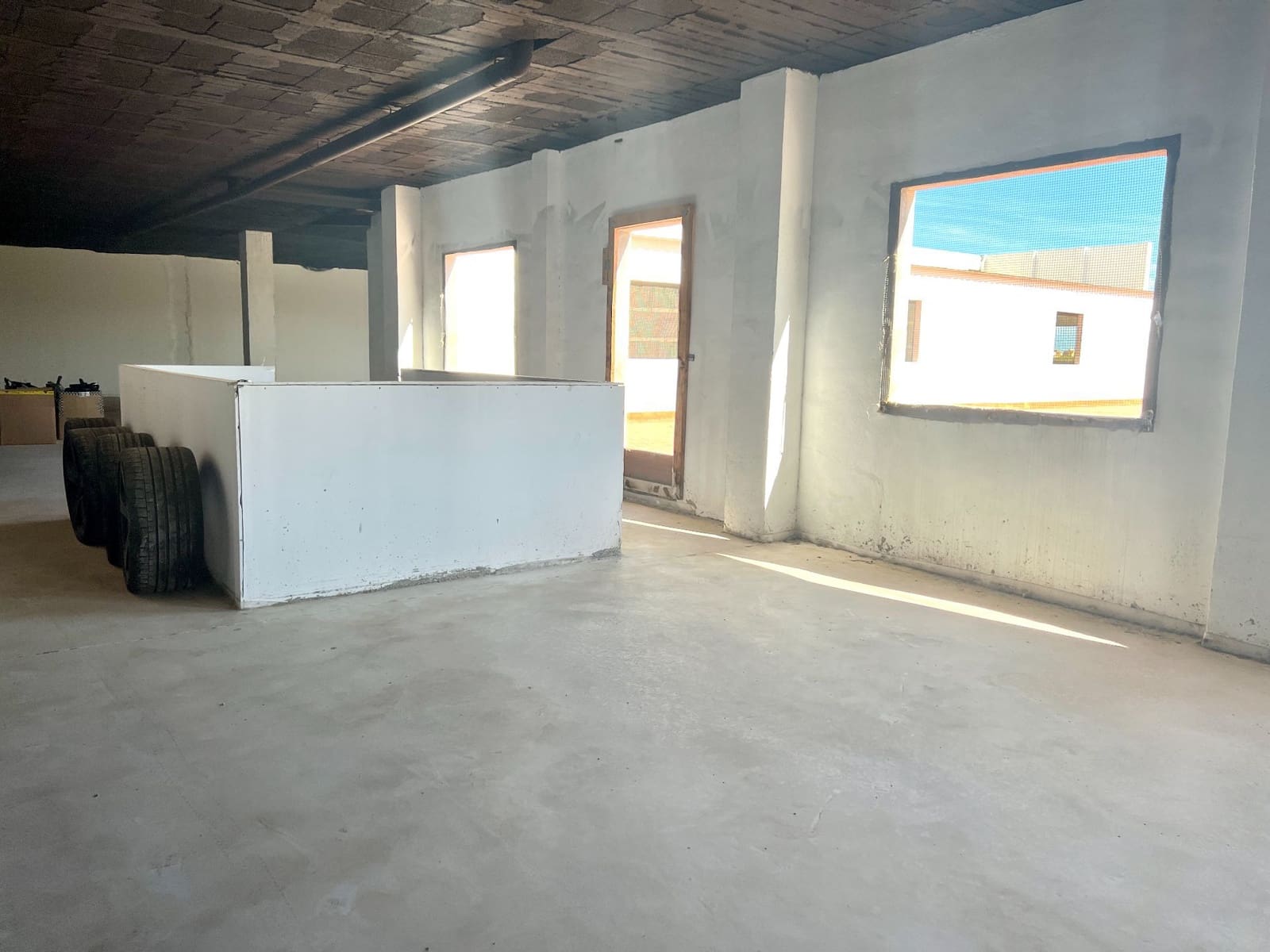 Komercyjne do wynajęcia w Miasto Alicante / Alacant z garażem - 4 600 € (Ref: 8817135)