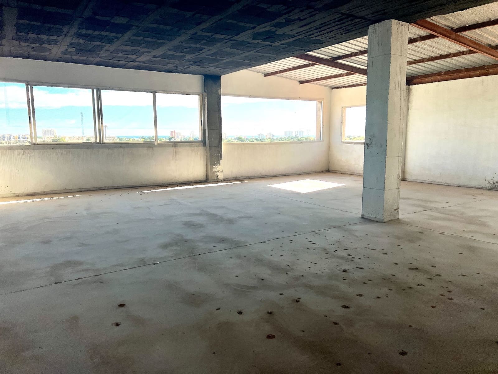Komercyjne do wynajęcia w Miasto Alicante / Alacant z garażem - 4 600 € (Ref: 8817135)