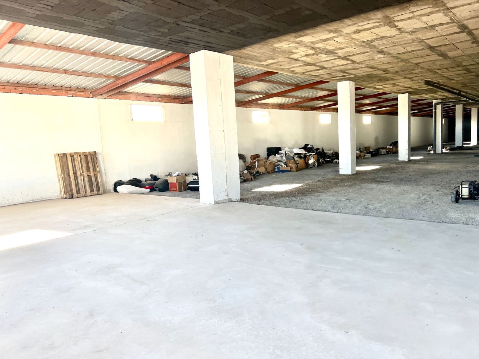 Komercyjne do wynajęcia w Miasto Alicante / Alacant z garażem - 4 600 € (Ref: 8817135)