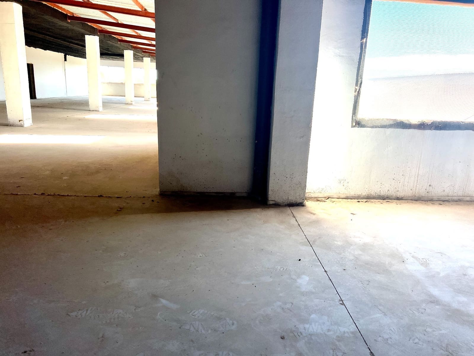 Komercyjne do wynajęcia w Miasto Alicante / Alacant z garażem - 4 600 € (Ref: 8817135)