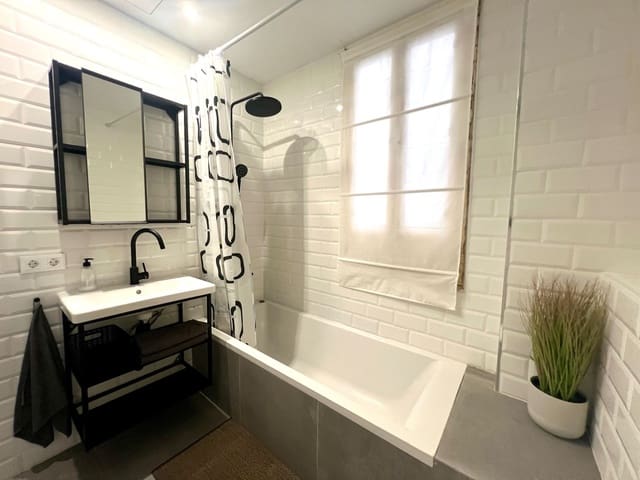 2 soveværelse Lejlighed til salg i Ensanche - Diputacion, Alicante by - € 249.000 (Ref: 8921030)