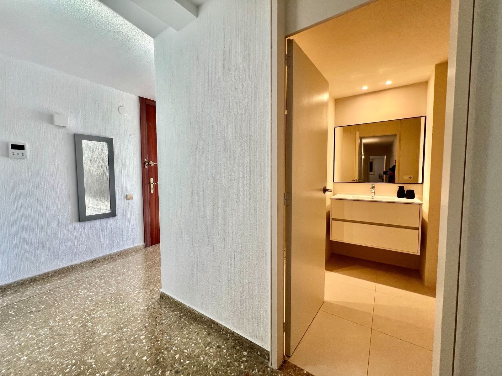 2 bedroom Flat for rent in Alicante / Alacant city - € 1,375 (Ref: 8970214)