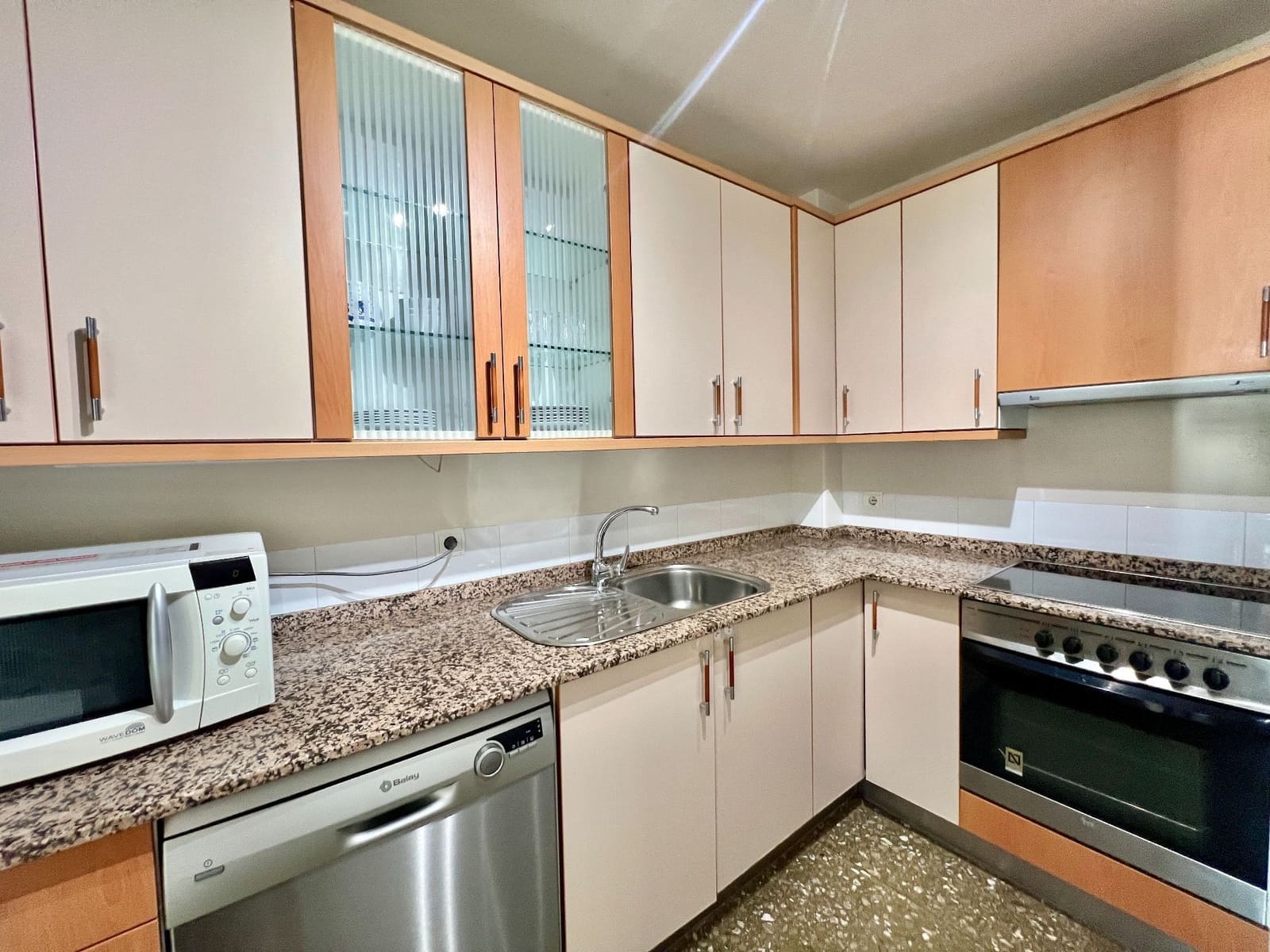 2 bedroom Flat for rent in Alicante / Alacant city - € 1,375 (Ref: 8970214)