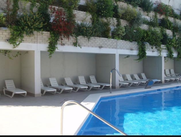 1 soveværelse Lejlighed til leje i Palmeral, Alicante by med swimmingpool garage - € 850 (Ref: 9148947)