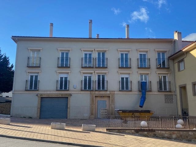 2 bedroom Flat for sale in Sacedón with garage - € 90,880 (Ref: 9153635)